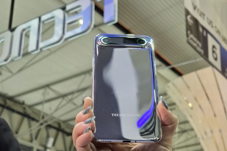 Samsung Galaxy S25, Samsung Galaxy S25 Edge, Xiaomi 15, Google Pixel 9a, Vivo V50, Motorola Razr Ultra 2025, Tecno Spark Slim, handphone, samsung galaxy s25, samsung galaxy s25 edge, hp paling ringan 2025, 7 Smartphone Ringan yang Dirilis pada 2025, 1. Samsung Galaxy S25 (reguler), 2. Samsung Galaxy S25 Edge, 3. Xiaomi 15, 4. Google Pixel 9a, 5. Vivo V50, 6. Motorola Razr Ultra 2025, 7. Tecno Spark Slim