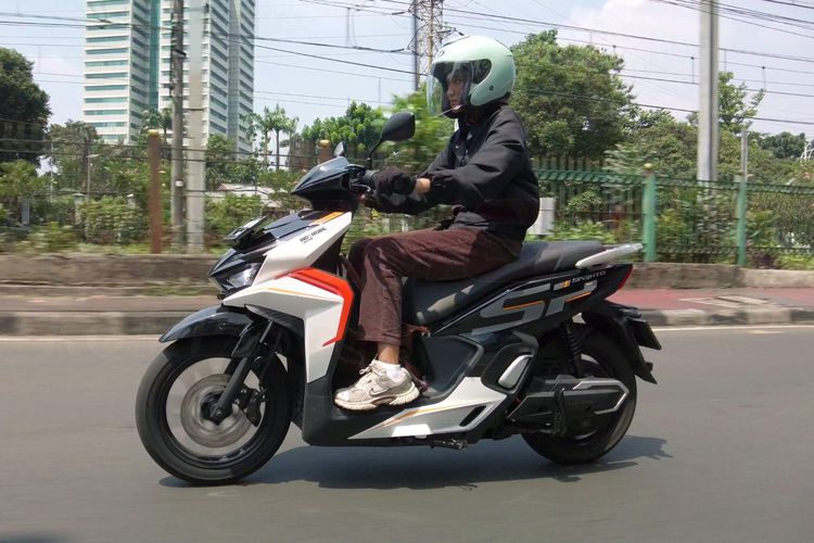 motor listrik, Sprinto, Review Lengkap Indomobil Emotor Sprinto: Desain sampai Biaya Kepemilikan, Spesifikasi Menunjang dan Fitur Interaktif, Rasa Berkendara Halus dengan Kaki-kaki Dewasa, Biaya Kepemilikan yang Ekonomis, Kesimpulan