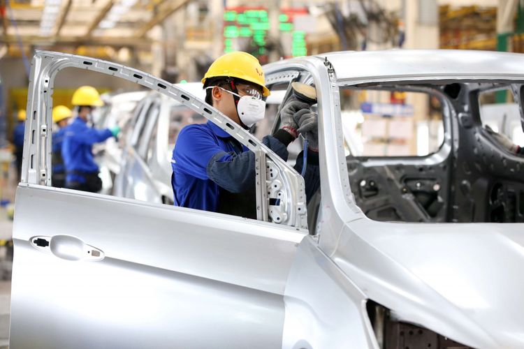 Setia Diarta, kendaraan rendah emisi, Investasi kendaraan listrik, industri otomotif, Produksi Mobil LCEV Buatan Indonesia Tembus 800.000 Unit