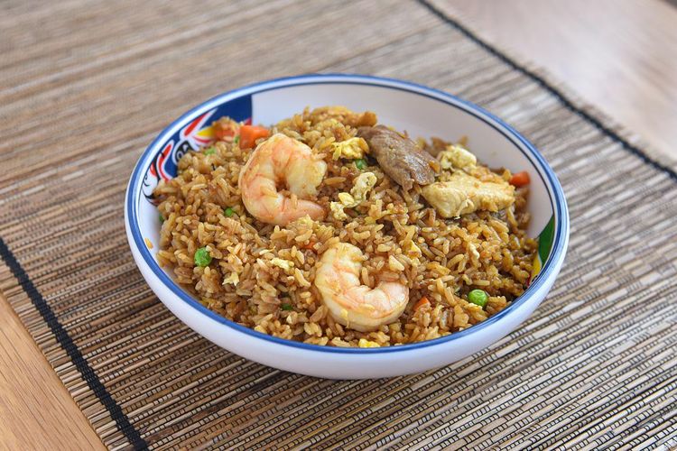 10 Ide Olahan Sisa Seafood, Tidak Alot dan Bumbu Meresap Sempurna, 1. Nasi Goreng Seafood, 2. Mi Instan Seafood, 3. Omelet Seafood, 4. Tumis Seafood Saus Tiram, 5. Capcay Seafood Kilat, 6. Seafood Balado, 7. Sup Seafood Sisa, 8. Salad Seafood ala Thailand, 9. Seafood Goreng Tepung Ulang, 10. Rice Bowl Seafood