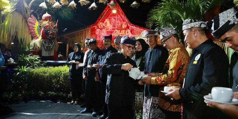 Festival Kopi Sepuluh Ewu, desa wisata osing kemiren, desa wisata osing banyuwangi, kopi sepuluh ewu banyuwangi, kapan festival kopi sepuluh ewu, Festival Kopi Sepuluh Ewu, Ngopi Gratis 8 November 2025