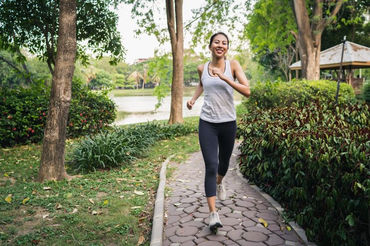 olahraga, Viral 6-6-6 Walking Challenge, Benarkah Bisa Menurunkan Berat Badan?