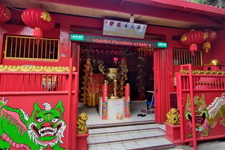 klenteng, Jakarta, Dari Glodok hingga Ancol, 5 Klenteng Bersejarah di Jakarta untuk Wisata Imlek, 1. Klenteng Kim Tek Ie / Vihara Dharma Bhakti, 2. Klenteng Ancol / Vihara Bahtera Bakti, 3. Klenteng Lupan / Vihara Lu Ban, 4. Klenteng Shia Djin Kong, 5. Klenteng Tan Sing Ong / Vihara Tanda Bakti
