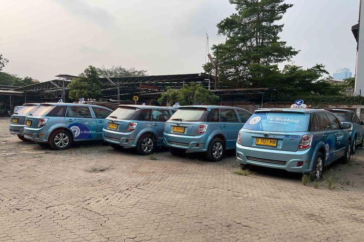 taksi listrik, Bluebird, Pengemudi Taksi Listrik Wajib Ikut Pembekalan dan Tes Mengemudi