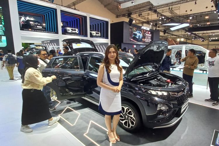 suzuki fronx, Harga Suzuki Fronx, kredit suzuki fronx, dp suzuki fronx, Suzuki Fronx: Simak Skema Kredit, DP dan Cicilan Terkecil, Suzuki Finance Indonesia (SFI), Mandiri Utama Finance (MUF), Pilih Sesuai Kantong dan Kebutuhan, Daftar Harga Suzuki Fronx (OTR Jakarta):