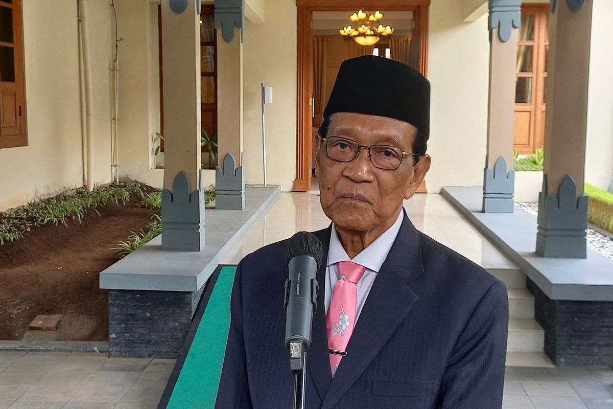 yogyakarta, sultan HB X, Sultan, Sultan Hamengku Buwono X, sirene tot tot wuk wuk, Kesederhanaan Sultan HB X, Tak Pernah Minta Pengawalan dan Pilih Nyetir Sendiri, Tidak Ingin Diperlakukan Istimewa, Mengemudi Sendiri, Tradisi yang Tak Pernah Hilang, Klarifikasi soal Rombongan Pejabat, Simbol Kepemimpinan yang Membumi, Pemimpin yang Tidak Minta Didahulukan