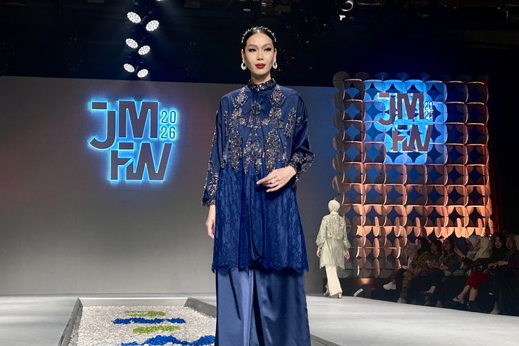 zeta prive, tarisha chas, tips merawat busana berpayet, cara merapat baju payet, cara merawat baju berpayet, 4 Cara Merawat Baju Berpayet agar Tetap Awet dan Berkilau, 1. Hindari menjemur di bawah sinar matahari langsung, 2. Cuci dengan lembut , 3. Jaga kelembapan lemari penyimpanan, 4. Gunakan pelindung tambahan saat menyimpan