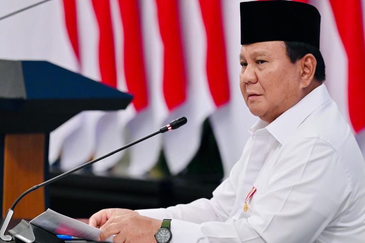 target produksi, Proyek Strategis Nasional, mobil nasional, Proyek Mobil Indonesia: Pindad Jadi Basis, Target 3 Tahun, Masuk Proyek Strategis Nasional, Pemerintah Masih Tahap Persiapan, Pindad Jadi Fondasi Pengembangan, Ketertarikan Merek Asing, Tantangan Harga dan Daya Beli, Arah Anggaran dan Insentif, Pabrik dan Ekosistem Disiapkan, Kritik dan Catatan Risiko