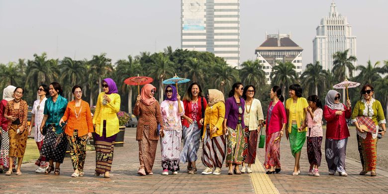 Kebaya, kebaya, Jenis Kebaya, jenis kebaya, sejarah kebaya, asal usul kebaya, 8 Jenis Kebaya Tradisional Khas Nusantara, Mana Favoritmu?