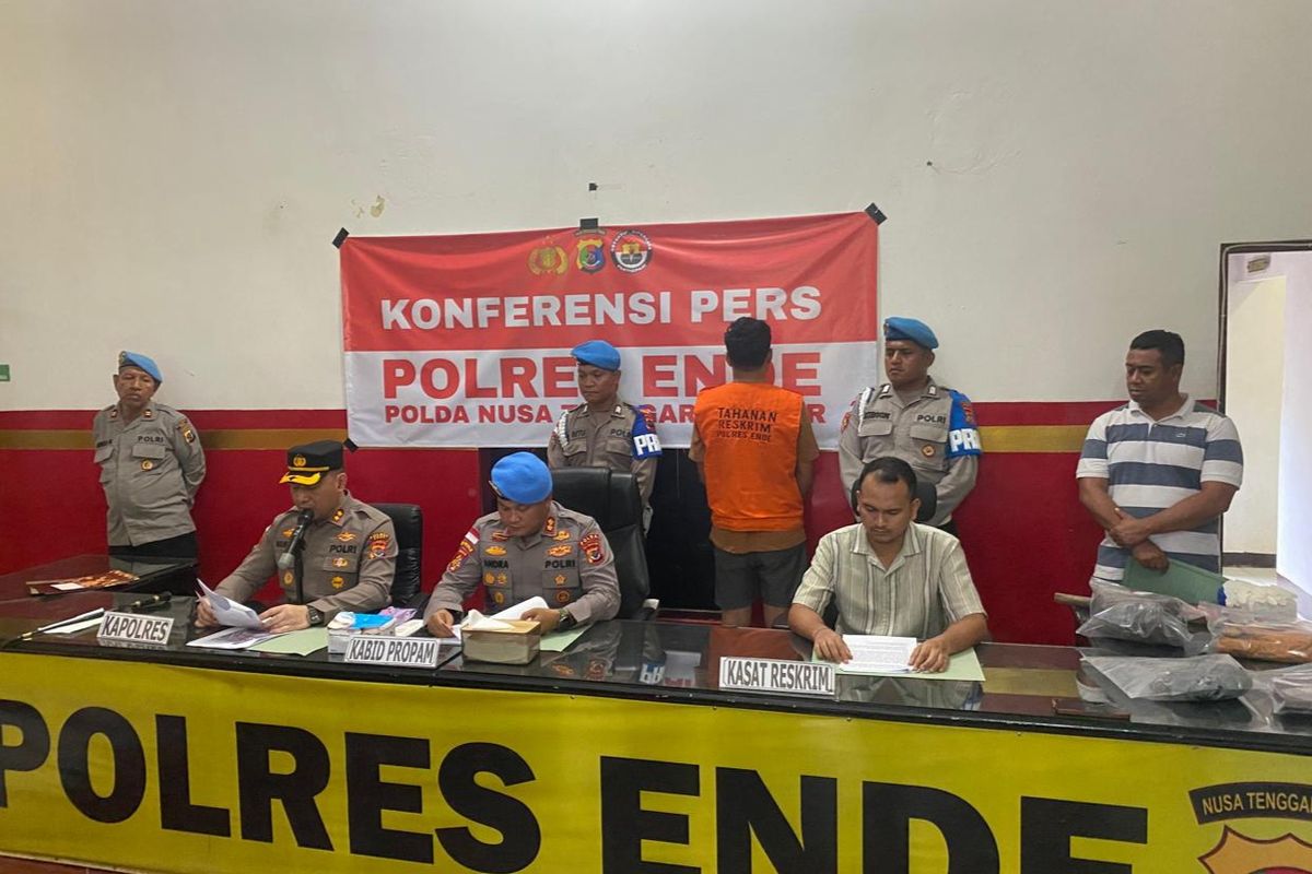 Ende, tewas dianiaya, polisi aniaya warga, Tewas dianiaya polisi, Polisi aniaya warga hingga tewas di Ende, Kronologi Bripda Oschar Aniaya Pria Difabel hingga Tewas di Ende, NTT, Awal Kejadian, Pesta Syukuran dan Miras, Penganiayaan di Tiga Lokasi, Korban Dikenal Baik dan Humoris, Bripda Oschar Jadi Tersangka dan Terancam Dipecat