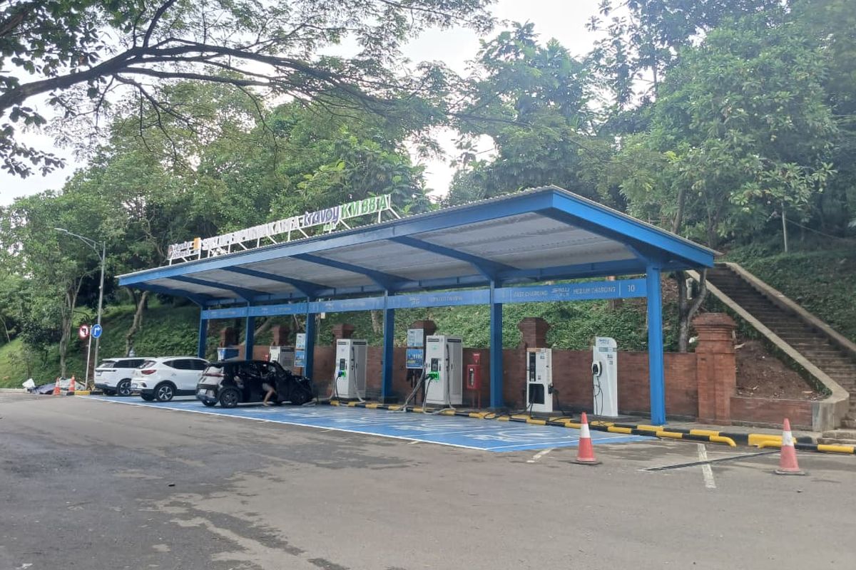 Rest Area, pemudik, mobil listrik, SPKLU, mudik, Banyak Pemudik Sudah Pede Pakai Mobil Listrik