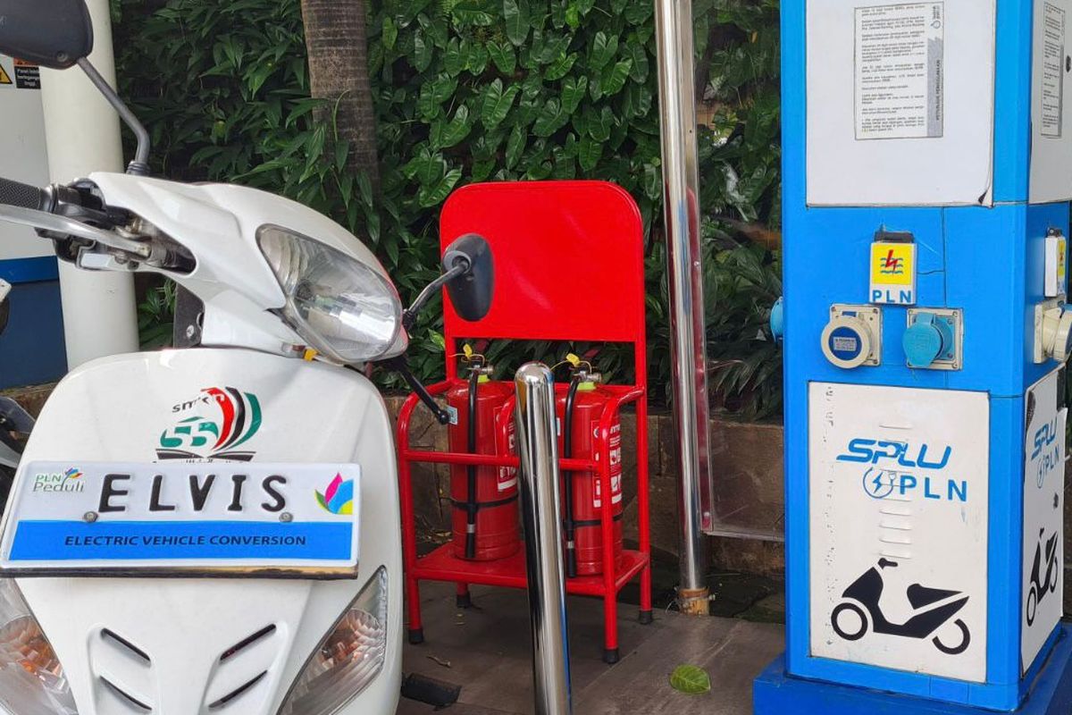 sepeda motor listrik, Hanggoro Ananta, Infrastruktur Motor Listrik Jauh Tertinggal dari Mobil Listrik