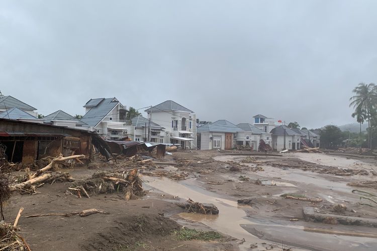 banjir bandang, banjir sumbar, banjir padang, banjir kota padang, banjir kota padang hari ini, banjir bandang kota padang hari ini, banjir sumatera barat, Update Banjir Padang: 4 Orang Meninggal, 7 Kecamatan Terdampak