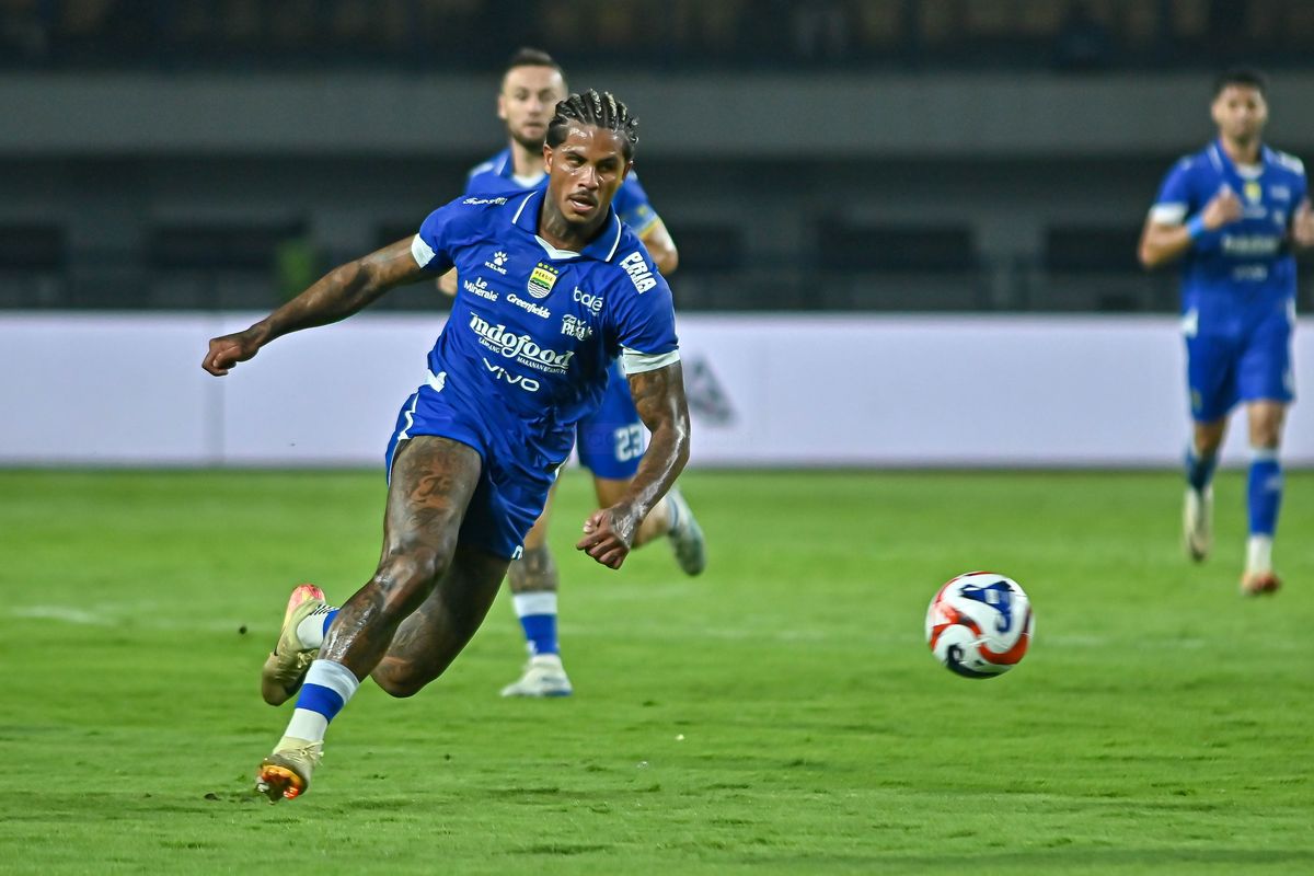 Persib Bandung, Semen Padang, Saddil Ramdani, Alfeandra Dewangga, Persib Bandung vs Semen Padang, Ramon Tanque, Super League 2025-2026, Update Kondisi Pemain Persib Vs Semen Padang, Sinyal Positif Saddil