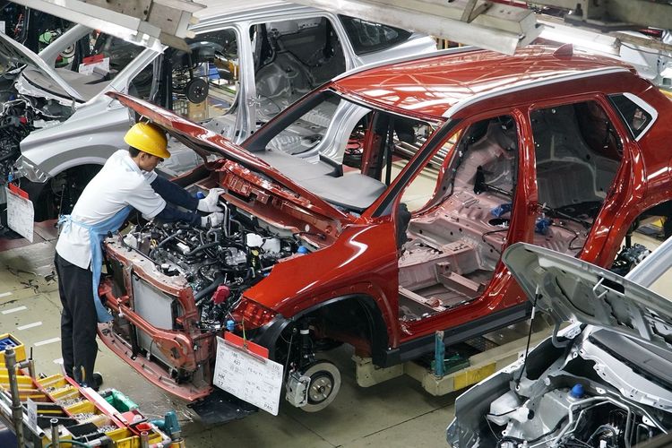 TMMIN, otomotif, Veloz, Veloz Hybrid, Toyota Setop Distribusi Veloz Bensin, Beralih Fokus ke Hybrid