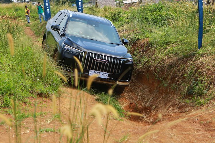 Jaecoo, All Wheel Drive, fitur, roda, Jaecoo J8, Off-Road, mesin, off-road, all wheel drive, Kupas Teknologi Jaecoo J8 AWD, SUV Mewah yang Mampu Diajak Off-Road