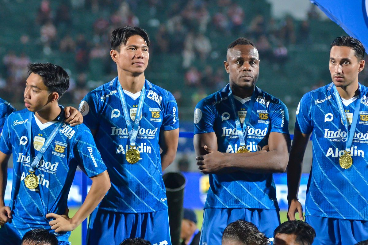 Liga 1 2024-2025, Persib Bandung, Persita Tangerang, Victor Igbonefo, Achmad Jufriyanto, Bojan Hodak, Robert Rene Alberts, Persita vs Persib, Persita Vs Persib, Duet Klasik Maung Akan Kembali Bermain