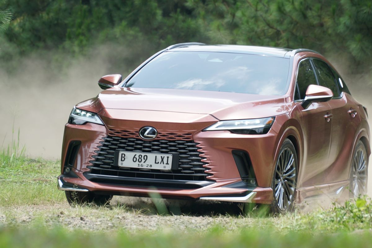 Lexus, RX450h, Eksterior, PHEV, interior, Elegansi Lexus RX450h+, Tak Luntur Meski Sudah Berusia Dua Tahun