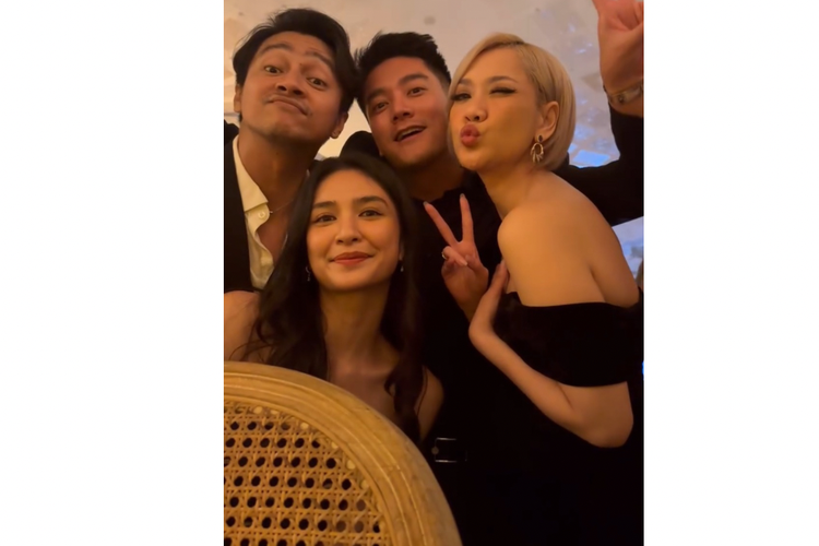 pernikahan al ghazali, pernikahan al ghazali dan alyssa daguise, intimate dinner al ghazali dan alyssa, style seleb di acara wedding, deretan seleb di pernikahan Al Ghazali Alyssa Daguise, intime wedding dinner Al Ghazali Alyssa Daguise, Hadir di Intimate Wedding Dinner Al Ghazali dan Alyssa, Deretan Seleb Tampil Glamor, Tissa Biani, Aaliyah Massaid, Mikha Tambayong dan Deva Mahenra, Bunga Citra Lestari dan Boy William