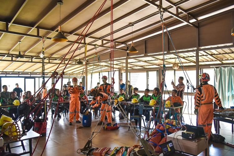 rescue center, pemandu wisata gunung, Gunung Rinjani, Pemandu Wisata Gunung, Imbas Tragedi Gunung Rinjani, Rescue Center dan Pelatihan Pemandu Wisata Disiapkan