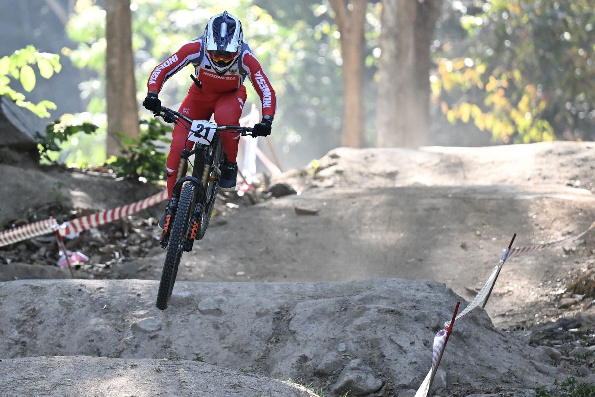 MTB Eliminator, SEA Games 2025, Rendy Varera Sanjaya, Indonesia Koleksi Enam Emas di SEA Games 2025, Rendy Varera Berjaya di MTB Eliminator