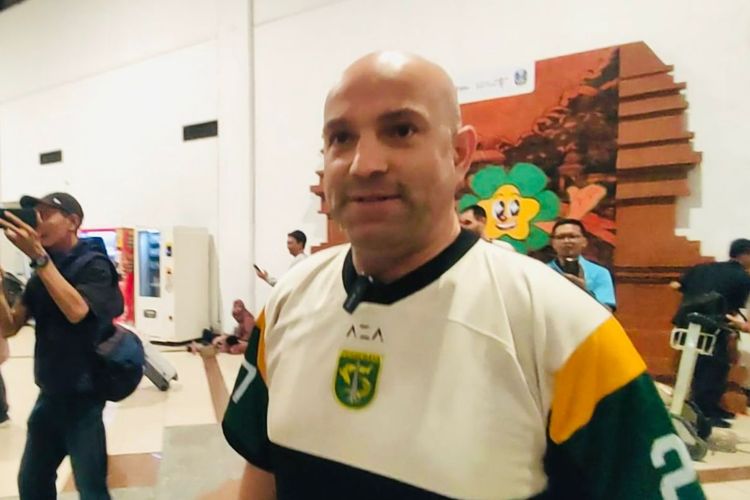 Super League 2025-2026, Bernardo Tavares, Persebaya, suporter, Bernardo Tavares Mulai Era Baru Persebaya: Kerja Keras, Kerendahan Hati, dan Peran Vital Suporter
