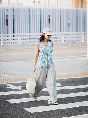sepatu Vibram, jennie blackpink hot, sepatu jennie blackpink, sepatu vibram, Jennie Blackpink pakai sepatu model jari, sepatu kaus kaki, sepatu model jari Jennie Blackpink, Jennie BLACKPINK Curi Perhatian Pakai Sepatu Model Jari, Intip Detailnya