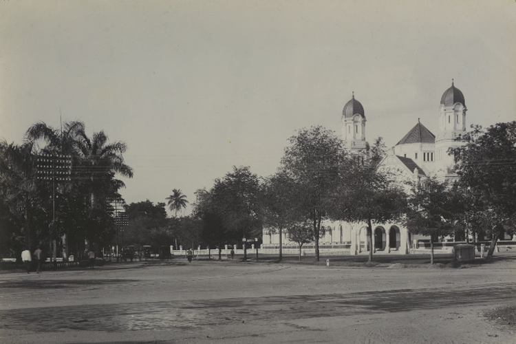 Stasiun Kemijen, Stasiun Samarang NIS, sejarah kereta api, Stasiun Samarang, sejarah kereta api dari masa ke masa, stasiun pertama di indonesia, stasiun samarang, stasiun kereta pertama di indonesia, stasiun kemijen, stasiun kemijen semarang, stasiun kemijen nis, rel pertama Indonesia, rel kereta pertama di indonesia, jalur rel pertama di indonesia, di mana stasiun pertama indonesia, Jejak Stasiun Pertama di Indonesia, Kemijen Semarang yang Kini Hilang Ditelan Rob, Awal Mula Stasiun Kemijen, Kemijen, Jejak Rel yang Tenggelam, Rancangan Arsitektur dan Kompleks Stasiun Samarang, Kawasan Bersejarah yang Kini Terendam