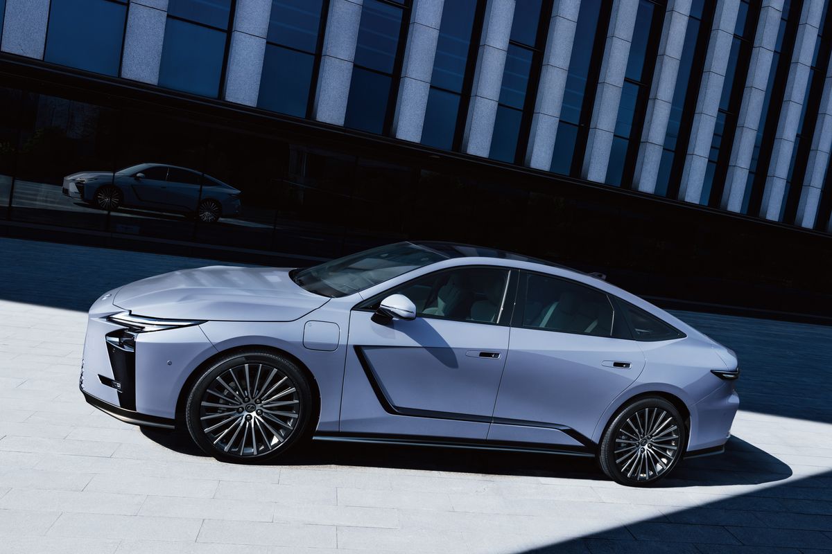 Lexus, Shanghai, elektrifikasi, Hybrid, Lexus ES, hybrid, Lexus Kenalkan ES Terbaru, Usung Teknologi Hybrid dan Full EV