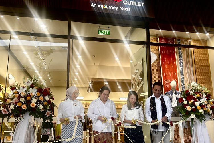 Sarinah, wastra Indonesia, outlet ke 14 sarinah, sarinah di JPO, Sarinah di Jakarta Premium Outlet, sarinah alam sutera, outlet sarinah baru, Sarinah Buka Gerai Baru, Gandeng 16 Merek Lokal Kenalkan Wastra Indonesia ke Turis Asing