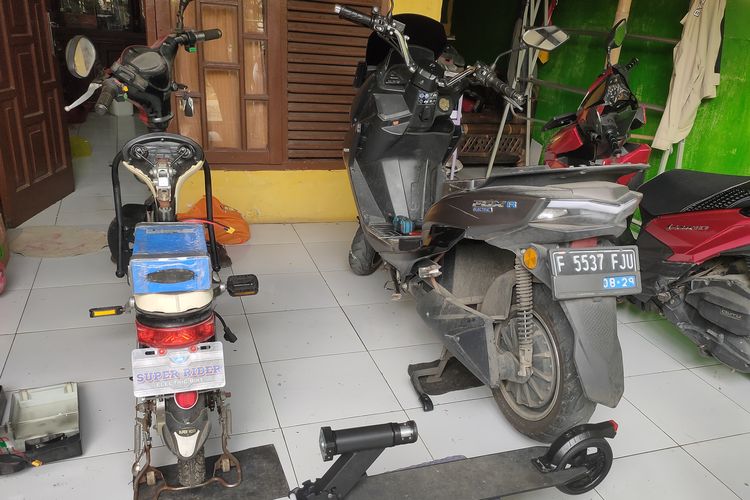 Bengkel Motor Listrik, limbah baterai, Tantangan Bengkel Motor Listrik: Suku Cadang & Limbah Baterai