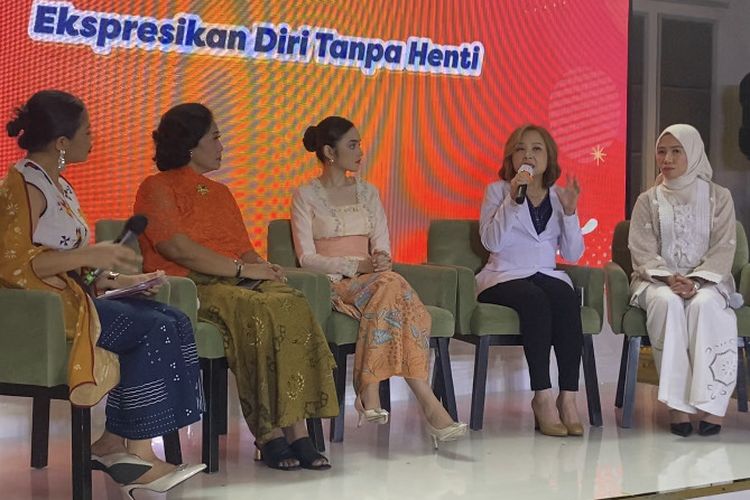 mitos atau fakta, apakah menstruasi boleh minum air dingin, Bolehkah Minum Air Dingin Saat Menstruasi, menstruasi minum apa, bolehkah minum air es saat menstruasi, menstruasi lancar minum apa, minum air dingin saat menstruasi bikin darah beku, Minum Air Dingin Saat Menstruasi Bikin Darah Membeku, Mitos atau Fakta?