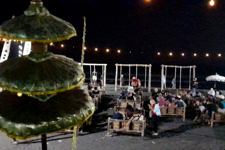 Pantai Glagah, Kulon Progo, Senja di Pemecah Ombak Baru Pantai Glagah Kulon Progo, Seperti di Bali