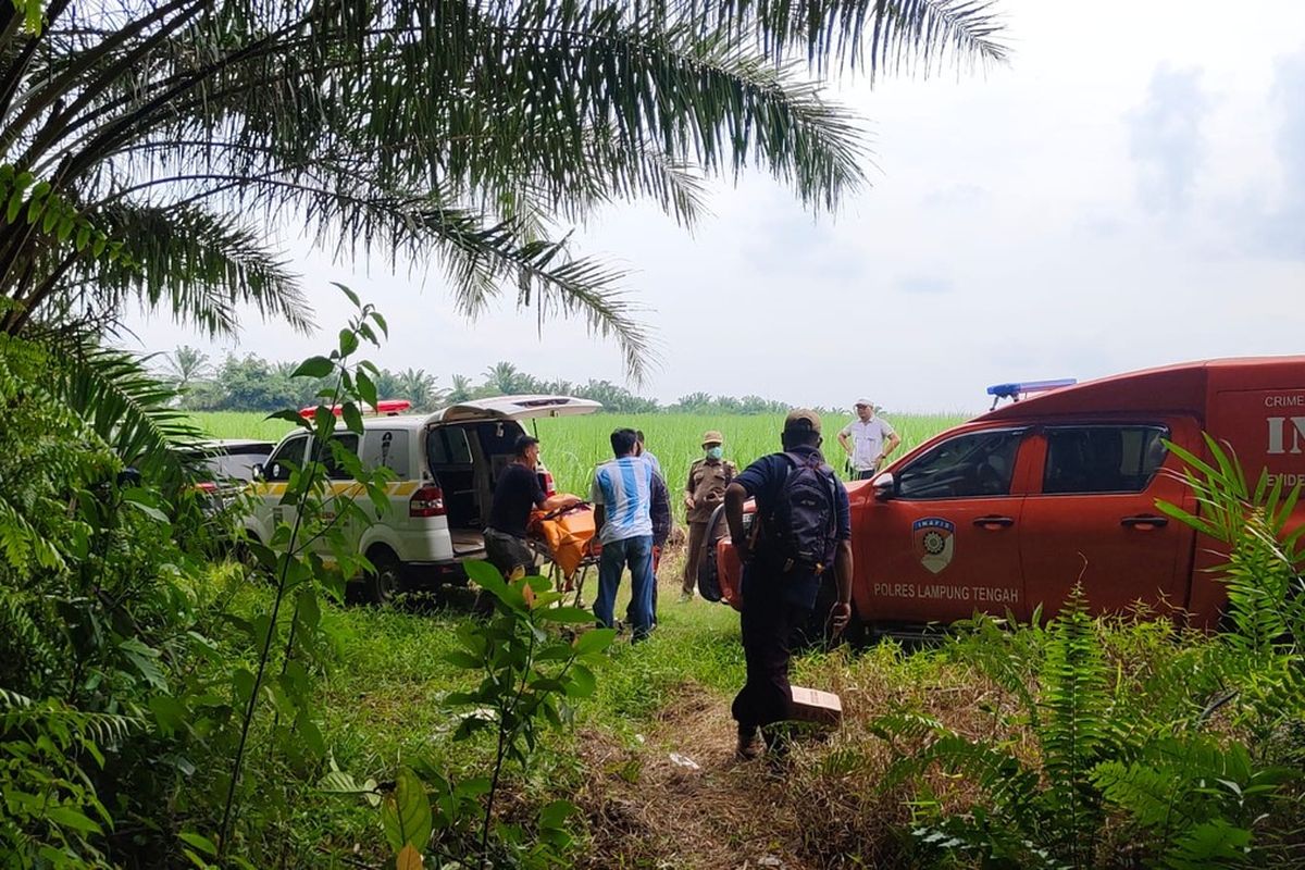 Lampung, Lampung Tengah, pembunuhan di Lampung, kekasih gelap, siswi SMA tewas, pembunuhan Lampung Tengah, diminta belikan iPhone, siswi SMA dibunuh pacar gelap, Pria Beristri Bunuh Siswi SMA di Lampung Tengah, Polisi Ungkap Motifnya, Kronologi Pembunuhan Siswi SMA di Lampung Tengah, Penemuan Jasad Korban, Upaya Bunuh Diri Pelaku, Korban Sebelumnya Dilaporkan Hilang