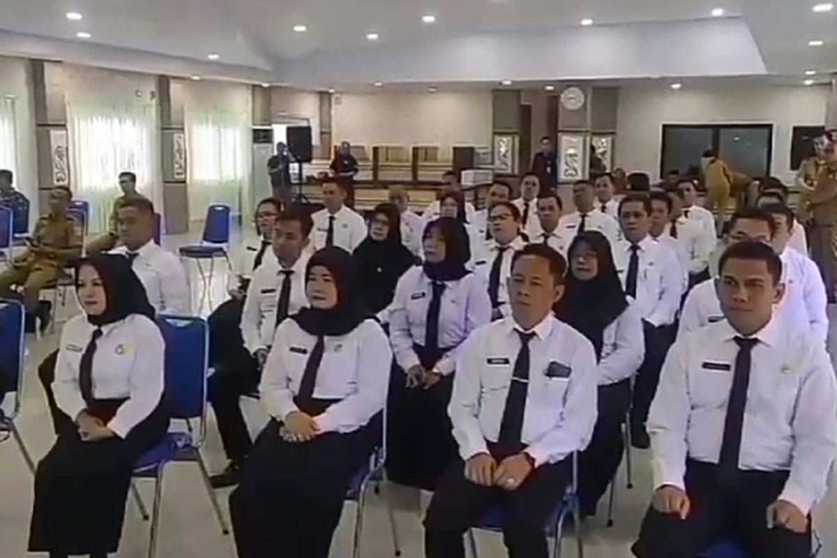 Gaji ASN, gaji asn naik, Kenaikan gaji ASN, kenaikan gaji ASN 2025, gaji ASN naik 2025, Isu Kenaikan Gaji ASN Oktober 2025 Ramai, Ini Penjelasan KemenpanRB, Isu Kenaikan Gaji ASN, Tanggapan KSP soal Isu Kenaikan Gaji ASN, Sikap KemenpanRB soal Kenaikan Gaji ASN, Kenaikan Gaji ASN Masih Menunggu Kepastian