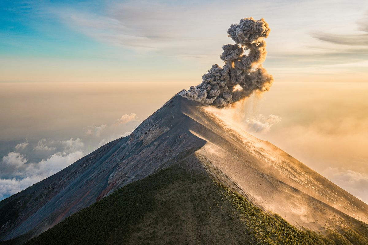 gempa rusia, gempa Kamchatka Rusia, Setelah Diguncang Gempa di Kamchatka, Rusia Hadapi Letusan Gunung Klyuchevskoy