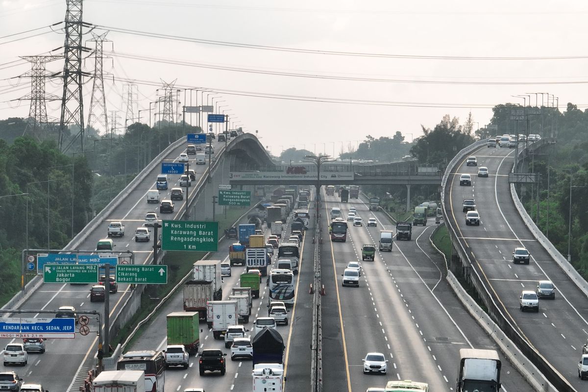 Trans-Jawa, libur panjang, Kenaikan Isa Almasih, Jalan Tol, Semarang, Ini Ruas Tol yang Diprediksi Padat saat Libur Kenaikan Isa Almasih