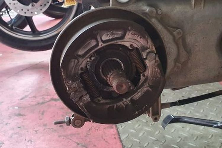 baut, baut roda, Bahaya Pakai Baut Non-Standar: Risiko Roda Copot Saat Berkendara