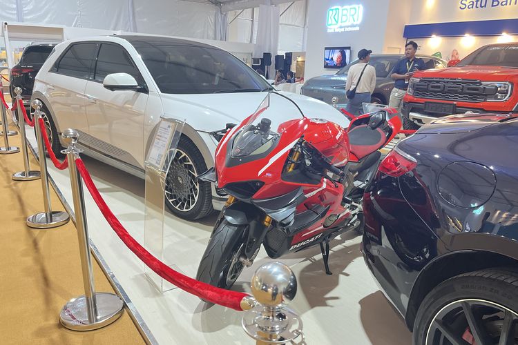lelang, motor, Deretan Kendaraan yang Dilelang Kejagung, Ada Rolls Rocye & McLaren