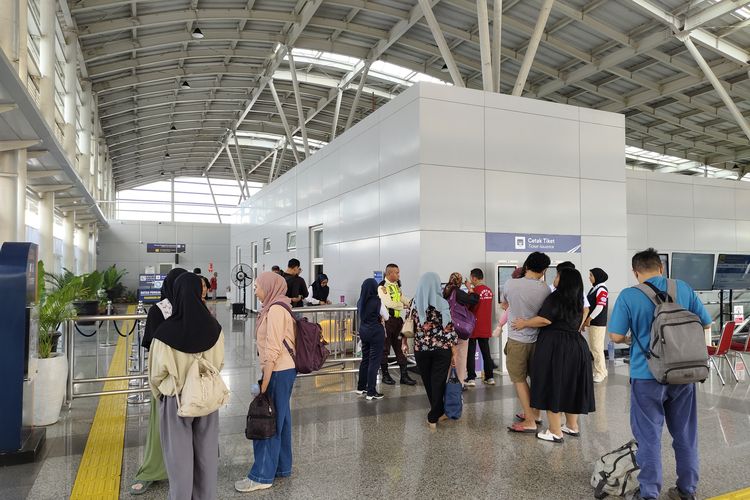 Stasiun Jatinegara, Jangan Bingung! Begini Alur Naik Kereta Api di Stasiun Jatinegara