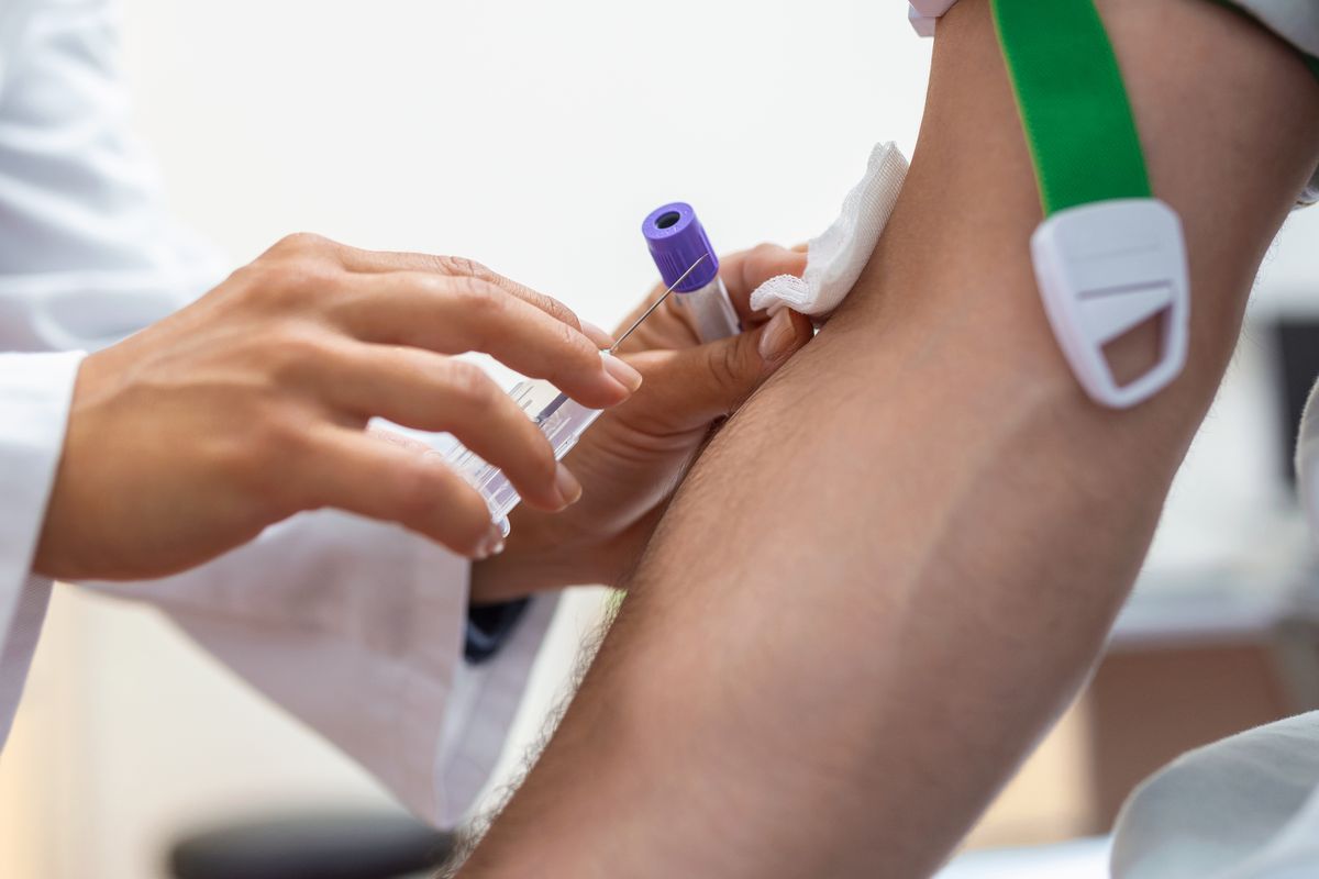 Kolesterol Tinggi Sering Tanpa Gejala, Ini Cara Ceknya Menurut Dokter, Kolesterol Tinggi Sering Tanpa Gejala, Satu-satunya Cara Mengetahui Kolesterol Tinggi, Kapan Harus Periksa Kolesterol?, Waspadai Gejala pada Kondisi Lanjut, Pentingnya Pemeriksaan dan Gaya Hidup Sehat