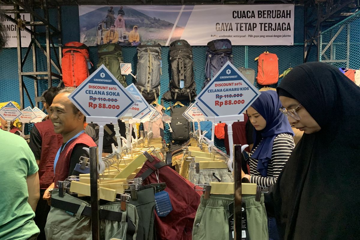 Indofest 2025, promo Indofest 2025, diskon Indofest 2025, diskon indofest 2025, promo indofest 2025, tips berburu diskon indofest 2025, belanja di indofest 2025, 4 Tips Belanja di Indofest 2025, Ada Banyak Diskon, 1. Catat kebutuhan perlengkapan, 2. Datang lebih pagi, 3. Bandingkan harga, 4. Jangan lupa tanya diskon tambahan