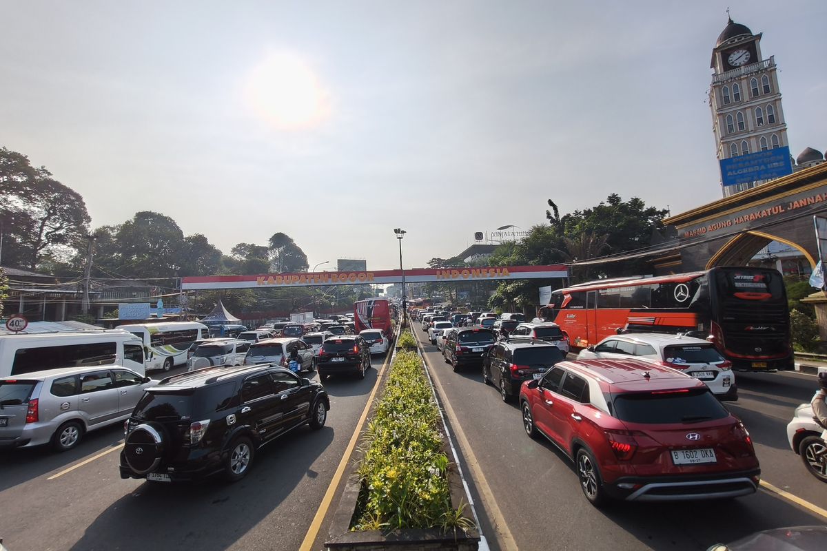 long weekend, Long Weekend Bikin Jalur Wisata Puncak Bogor Padat, Ada One Way Arah Jakarta