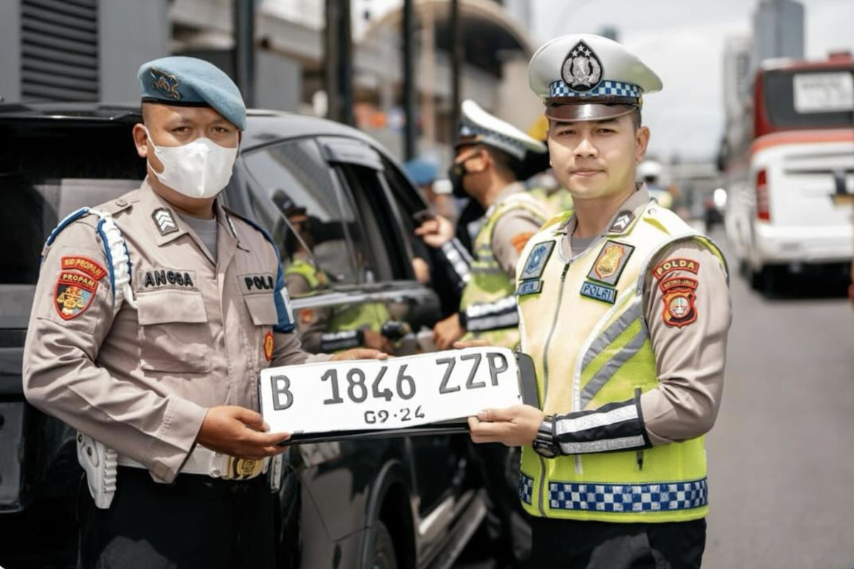 Lalu Lintas, tot tot wuk wuk, sirine, Strobo, aturan lalu lintas, Tot Tot Wuk Wuk, Tot Tot Wuk Wuk Dibekukan, Kelakar Kakorlantas: Anggota DPR Tetap Dapat Pengawalan