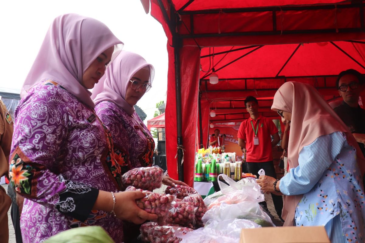 Bazar sembako murah, Bazar Sembako Murah di Madiun Bantu Masyarakat Tingkatkan Ekonomi Lokal