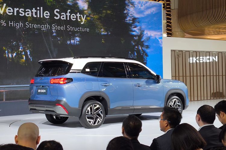 Eksion, Wuling, Wuling Eksion, Wuling Eksion Meluncur, SUV Listrik 7-Seater Harga mulai Rp 389 Juta
