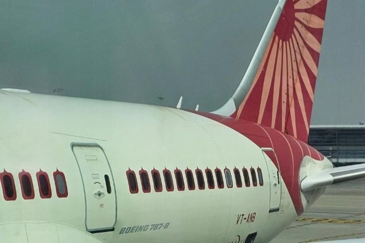 Boeing, Air India AI171, fuel cutoff, B787, Boeing dan FAA Tegaskan Saklar Bahan Bakar B787 Aman, Pasca-investigasi Awal Air India AI171