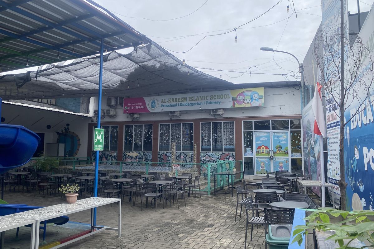 Al Kareem Islamic School, sekolah bodong, Sekolah bodong di bekasi, sekolah bodong di bekasi disegel, al kareem islamic school bekasi, al kareem islamic school, Al Kareem Islamic School Bekasi disegel, sekolah bodong bekasi, sekolah bodong bekasi disegel, al kareem islamic school bodong, Duduk Perkara Sekolah Bodong di Bekasi Disegel: Tak Terdaftar Dapodik hingga Janji Kurikulum Palsu, Tidak Terdaftar di Dapodik dan Tak Jalankan Kurikulum Sesuai Janji, Wali Murid Rugi Puluhan Juta, Kurikulum Tak Pernah Diterapkan, Kelas Inklusi Tanpa Terapi, Ijazah Sempat Tertahan, Yayasan Janji Ganti Rugi, Akan Jual Seluruh Aset, Warga Sekitar Kaget, Aktivitas Sekolah Memang Sepi