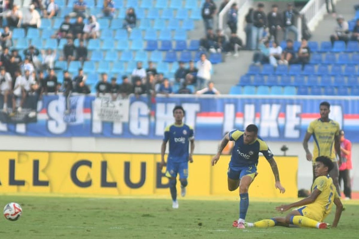 persib bandung, Arema FC, Pelatih Arema, Super League, Marcos Santos, hasil arema vs persib, Takluk dari Persib di Kandang, Marcos Santos Beberkan Sebab Arema Kalah Dramatis