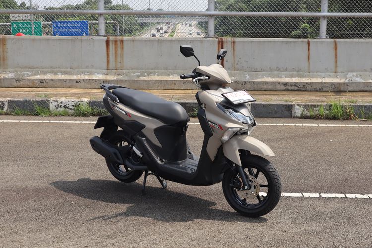 Yamaha Gear Ultima, promo pembelian, kredit motor, harga skutik, Yamaha Gear Ultima Hybrid: Biaya dan Skema Kredit